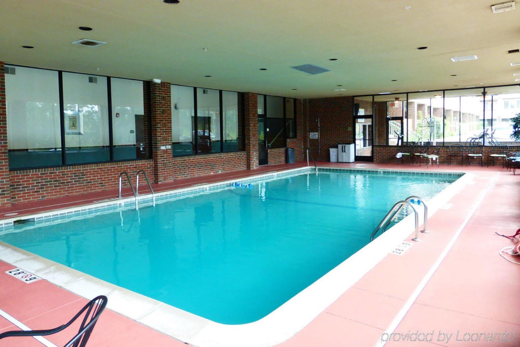 Red Roof Inn & Suites Lake Orion / Auburn Hills Exterior foto